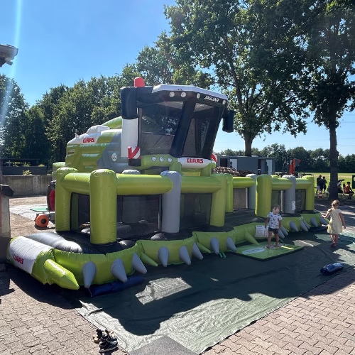 CLAAS JAGUAR 1200 Hüpfburg Seitenansicht Feldhäcksler XXL